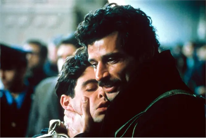 【豆瓣7.6】第55届金狮奖最佳影片《他们微笑的样子》意语中字高清电影[AVI]百度网盘下载