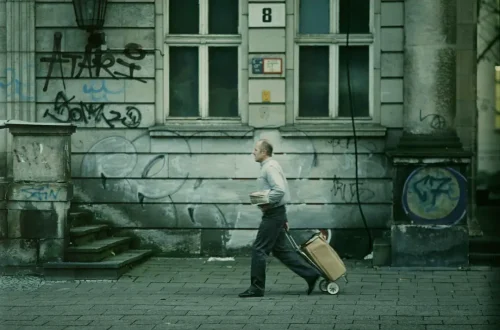 【豆瓣9.2】《窃听风暴》—弗洛里安·亨克尔·冯·多纳斯马作品高清电影百度网盘在线观看下载