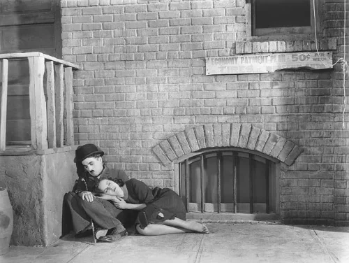 【豆瓣8.8】《摩登时代》—查理·卓别林作品在线观看网盘下载