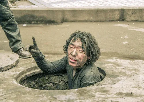 【豆瓣8.6】《疯狂的石头》— 宁浩作品高清电影在线观看网盘下载