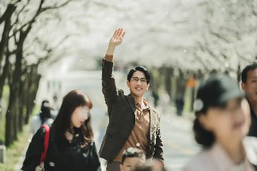 【豆瓣8.5】《照明商店》8集高清韩剧网盘下载