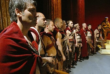 【豆瓣7.8】《凯撒必须死》——保罗・塔维亚尼作品高清电影在线观看网盘下载​