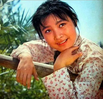 【豆瓣7.6】《小花》—张铮、黄健中作品高清电影在线观看网盘下载